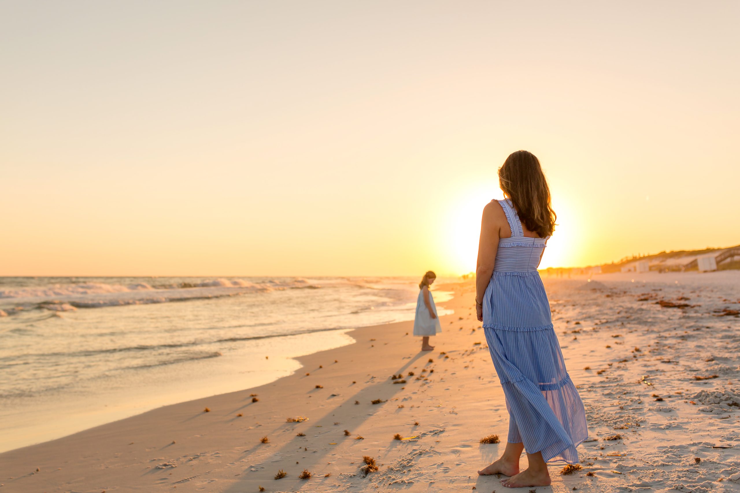 BG0I1737-2048×1365 Family sessions by the shore